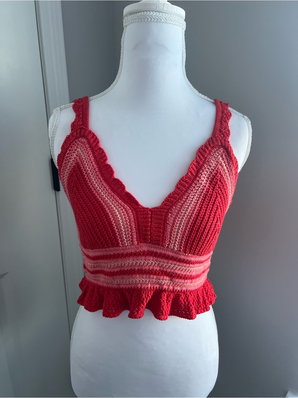 Madden NYC Crocheted V‑Neck Tank - Red & Pink